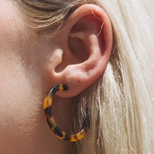 TORTOISE SHELL HOOPS